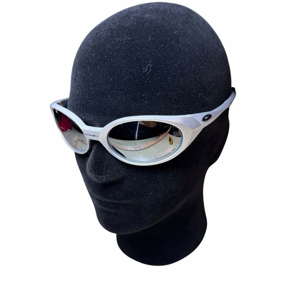 Oakley Eye Jacket Redux OO9438 Sunglasses Silver Frame Prizm Lenses